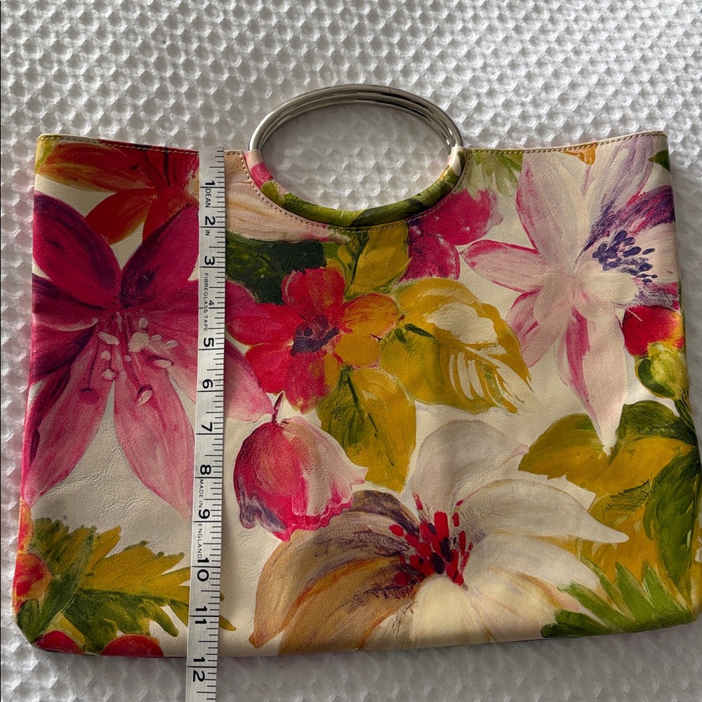 Maurizio Taiuti genuine leather floral clutch with metal ring handles - Picture 12 of 12